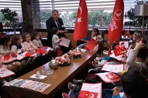 THY Genel Müdürü makamında minikleri ağırladı