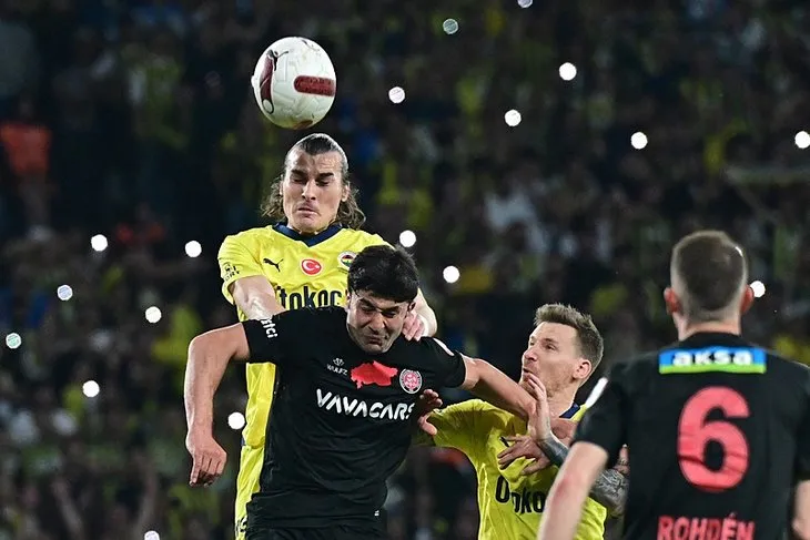 Karagümrük Fenerbahçe maçında olay yaratan penaltı pozisyonu! Spor yorumcularından flaş sözler