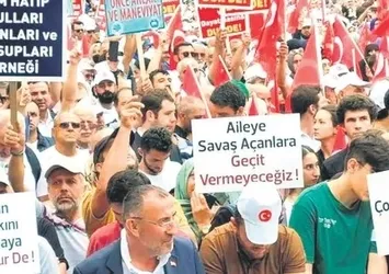 LGBT dayatmasına karşı aileler ayakta!
