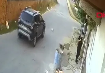 İstanbul’da kediyi ezen sürücü kamerada