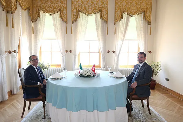 Bakan Albayrak, İtalya Ekonomi Bakanı Tria ile görüştü