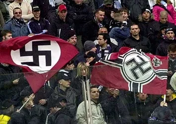Avrupa'da ırkçılık artıyor: Mussolini'ye selam yolladılar