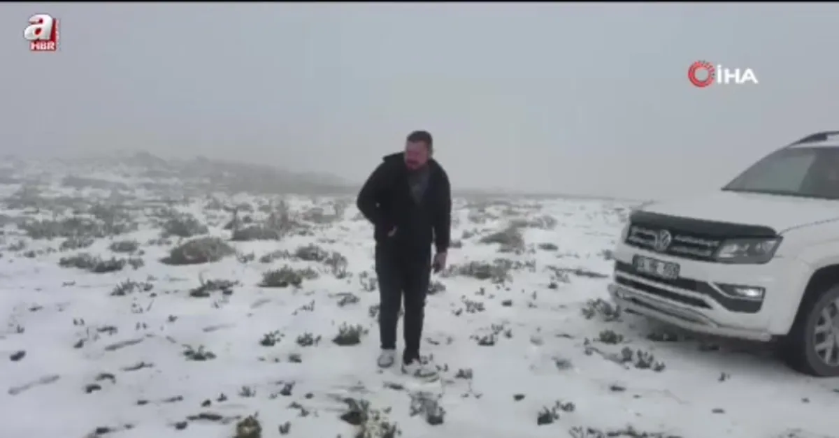 Afyonkarahisar'da mevsimin ilk karı düştü