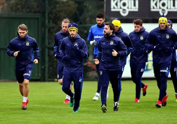 Fenerbahçe, lider Başakşehir ile karşılaşacak