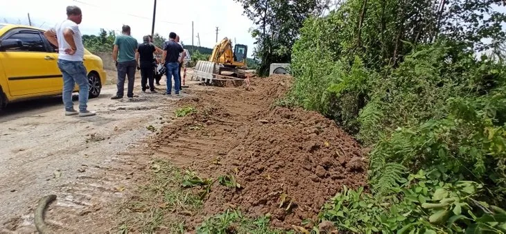 CHP’li İBB’ye bağlı İSKİ ekipleri vatandaşı çileden çıkardı! Halk kokudan penceresini bile açamıyor