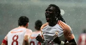 Gomis gözünü Alex’in rekoruna dikti