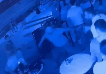 Muğla’da kulübe alınmayınca dehşet saçtılar! Olaylı gecenin görüntüleri ortaya çıktı!