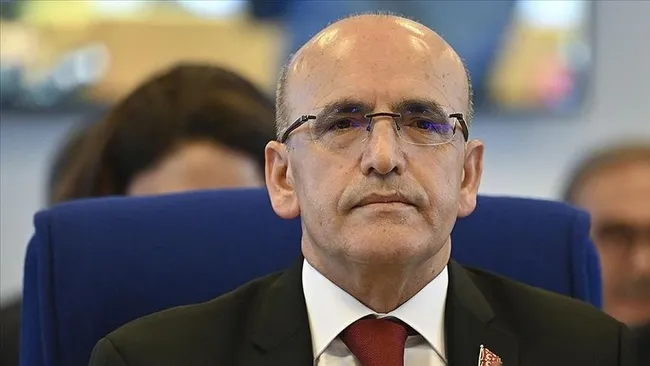 bakan-simsekten-enflasyon-duzeltmesi-aciklamasi-kucuk-isletmeler-kapsamdan-cikiyor-1724917242191.jpg Bakan Şimşek'ten enflasyon düzeltmesi açıklaması! Küçük işletmeler kapsamdan çıkıyor - 4