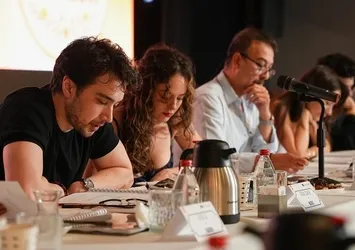 Aile Saadeti yakında atv'de! Burak Dakak ve Buse Meral başrolde!