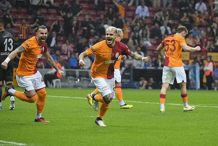 Süper Lig’de gol krallığı yarışı kızıştı! Icardi Dzeko’yu yakaladı! Galatasaray ve Fenerbahçe’de yeni rekabet...