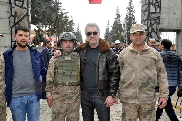 Nihal Yalçın’ın yakın arkadaşı Zeynep Ocak bebek katili Öcalan’a övgüler yağdırdı! Selahattin Demirtaş’a özgürlük çağrısı yapmıştı