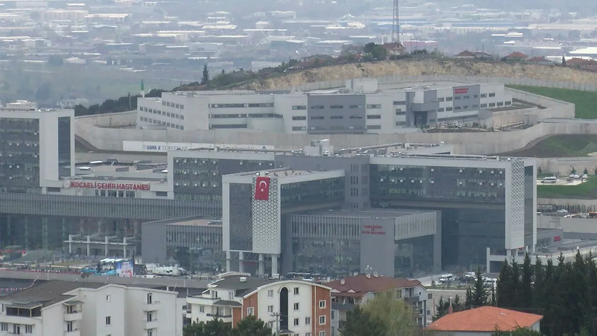 3 Kasım 2002’de başlayan hizmet yolculuğu! Dev eserler tek tek açılıyor