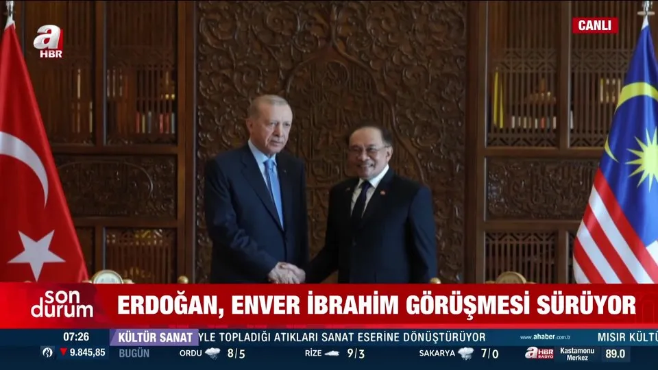 Başkan Erdoğan’ın Malezya Başbakanı Enver İbrahim ile görüşmesinden ilk kareler!