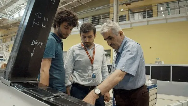 SİHA’ların fikir babası Özdemir Bayraktar’a övgü dolu mesajlar