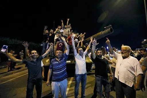 İşte 15 Temmuz'un simge fotoğrafları