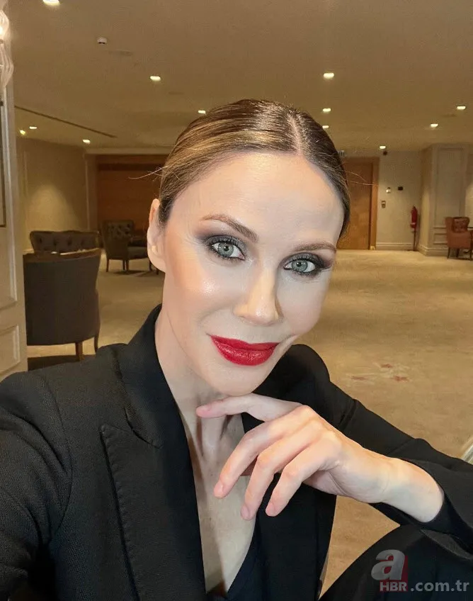 Demet Şener’in gelinlikli paylaşımı sosyal medyayı salladı! “Su gibi...” 4