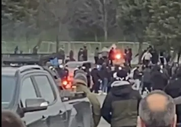 Süper Kupa finali öncesi Galatasaray–Fenerbahçe taraftarları arasında kavga