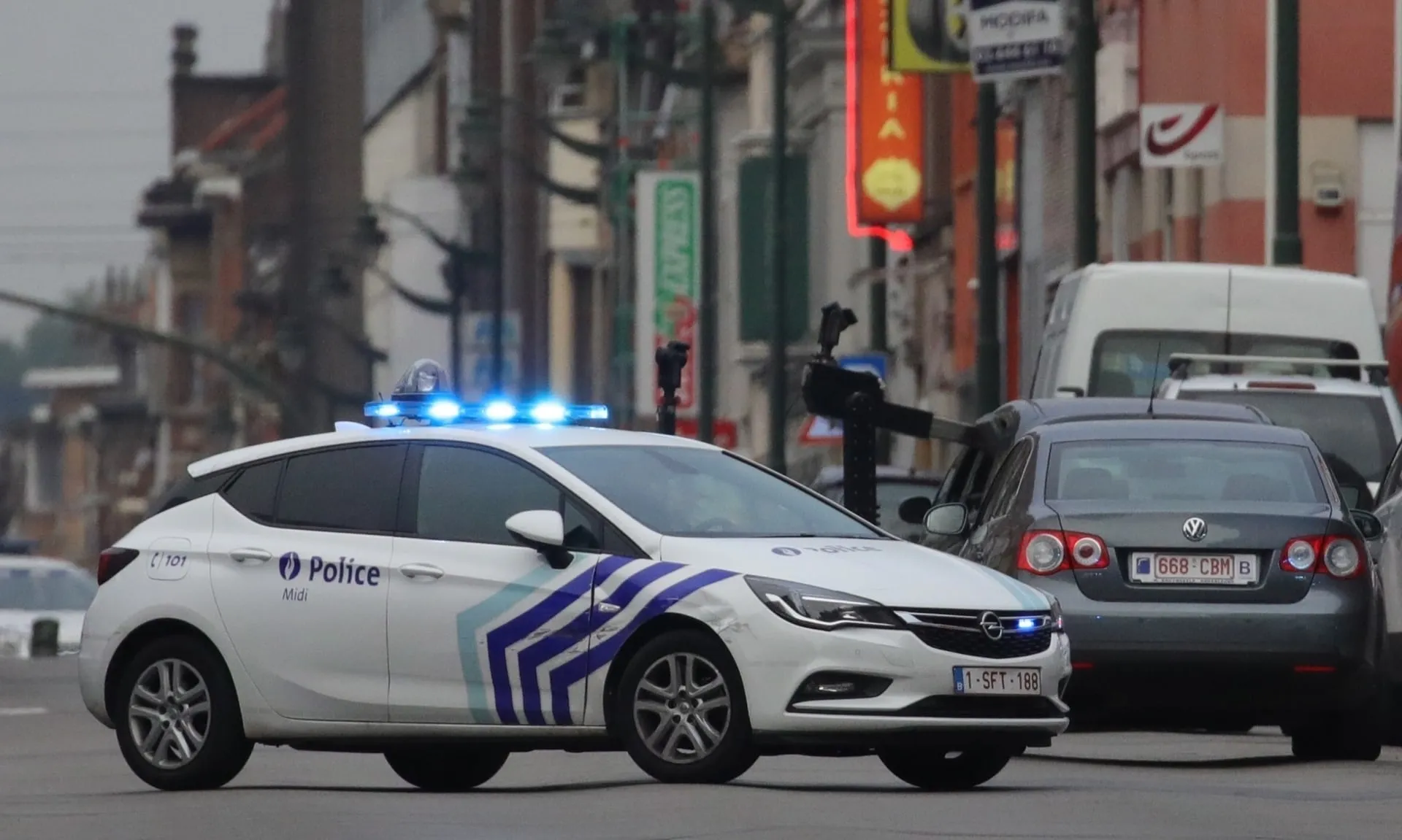 Brüksel'de bomba alarmı