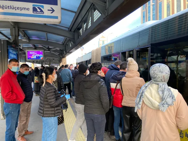 1607404395788.jpg CHP'li İBB’den İstanbullulara metrobüs zulmü! - 4