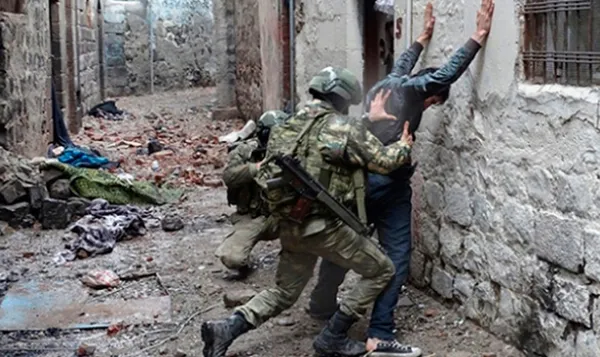 Mehmetçik vurdukça PKK'da çözülme arttı - 3