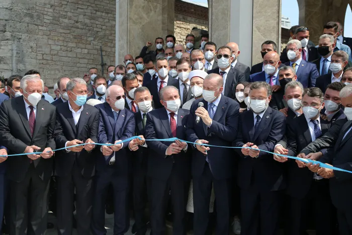 Son dakika: Taksim Camii ibadete açıldı! Başkan Erdoğan: Milletimiz 150 yıllık hayaline bugün kavuştu - 4