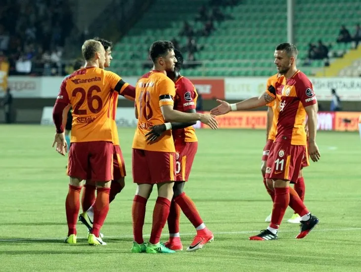 Aytemiz Alanyaspor - Galatasaray maçından kareler