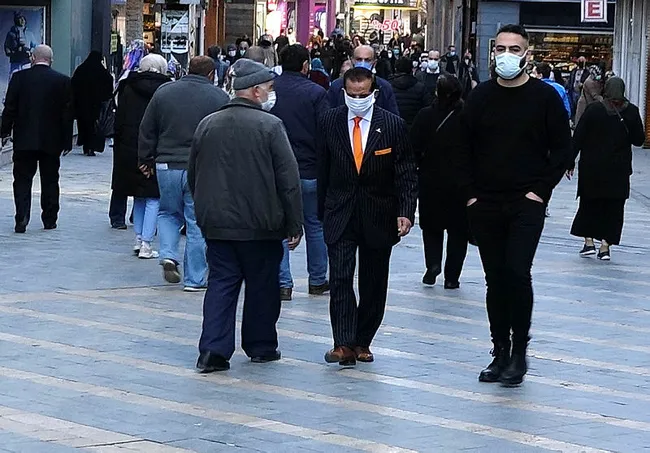 Prof. Dr. Tevfik Özlü'den maske açıklaması: Karbondioksit birikmesine yol açmıyor - 5