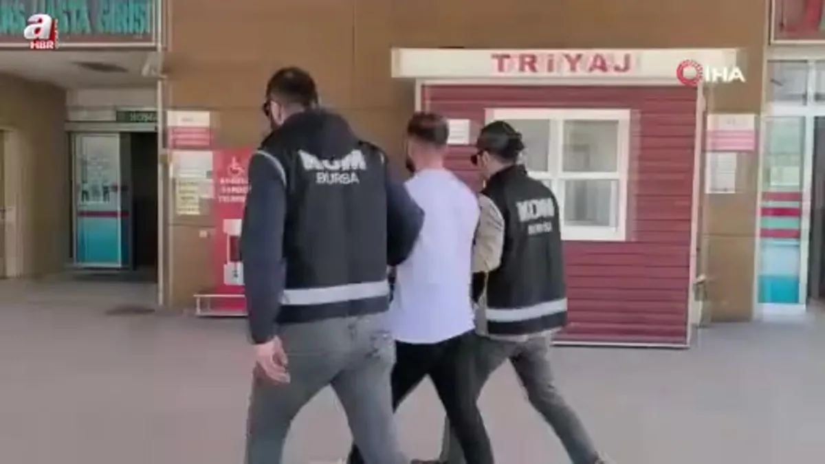 Bursa'da kuyumcuya sahte altın satıp dolandırdı