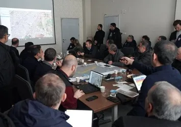 Deprem bölgesinde yapılacak konutlar için çalışmalar devam ediyor! Bakan Kurum alanı inceledi | TOKİ binalarının nasıl sağlam kaldı?