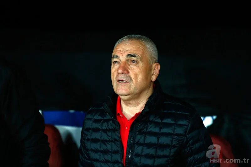 Burak Yılmaz ile yollar ayrıldı! İşte Beşiktaş'ın yeni hocası | Seçime kadar takımın başında olacak 4