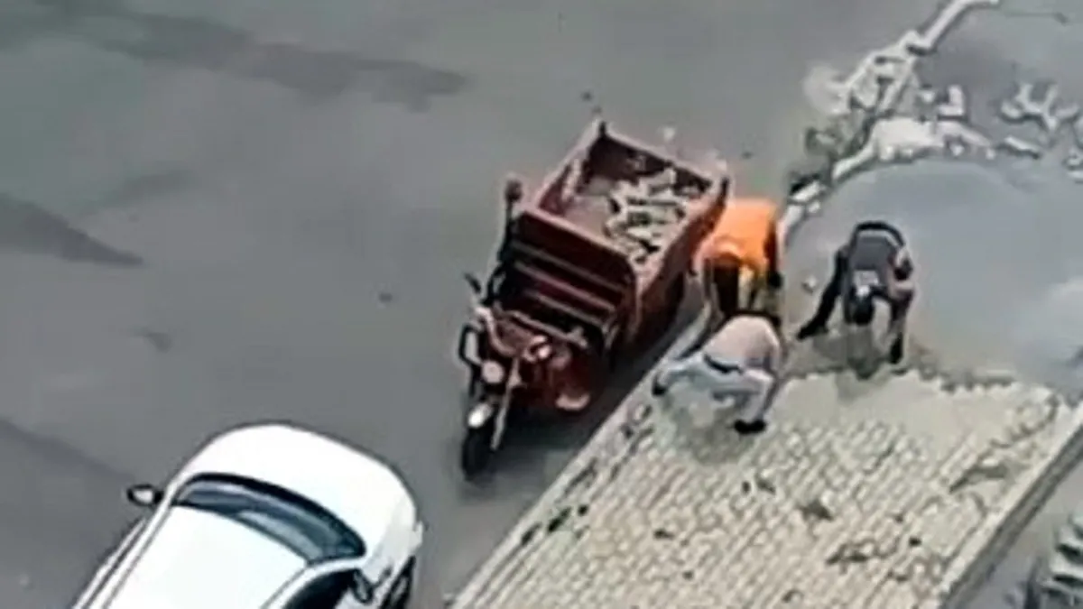 Kaldırımı söküp götürdüler! İstanbul’da şaşırtan hırsızlık