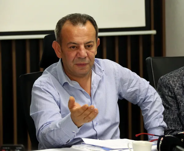 İşte CHP'deki omurgasızlık hikayesinin perde arkası! İmamoğlu'nun travmatik siyasi eziklik hezimeti - 6