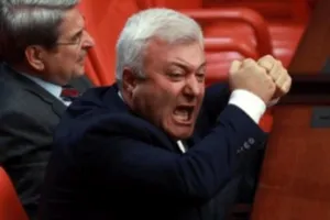 Tuncay Özkan CHPyi karıştırdı!