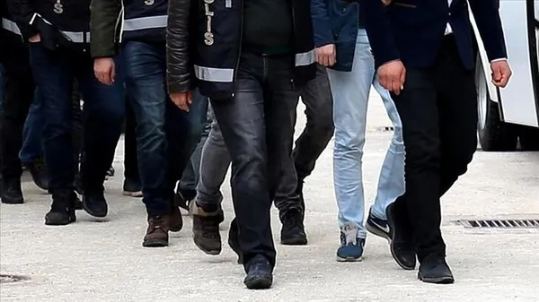 izmirde-fetonun-yapilanmasina-operasyon-848-personele-ihrac-talebi-1606801846497.jpg İzmir'de FETÖ'nün yapılanmasına operasyon! 848 personele ihraç talebi - 2