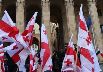Gürcistan'da halk yerel seçimler için sandık başında