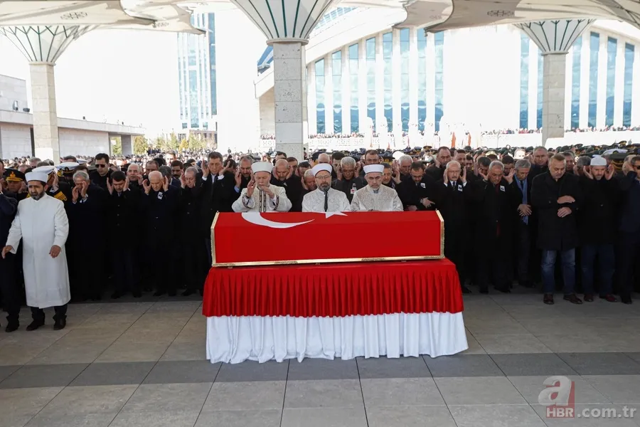 Son dakika: İdlib şehidi Uzman Onbaşı Halil Çankaya Ankara'da son yolculuğuna uğurlandı 16