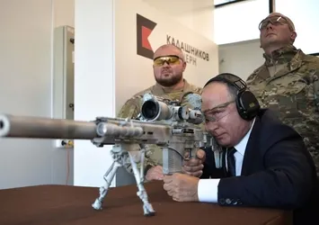 Putin'den keskin nişancı atışı! 600 metreden...