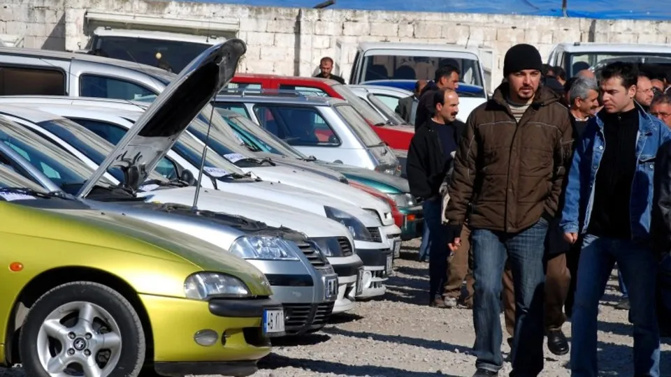 En ucuz ikinci el arabalar | 2. el otomobil fiyatları ne zaman düşecek | Piyasa şokta! Telefonlar bile çalmıyor