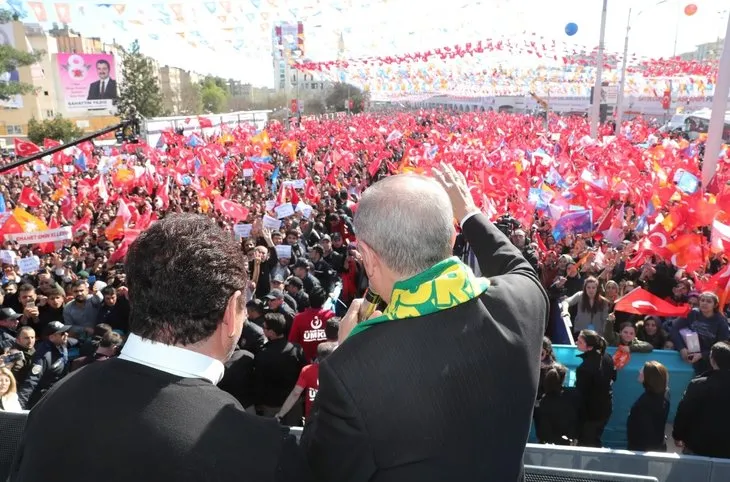 Başkan Erdoğan ve İbrahim Tatlıses Şanlıurfa’da miting sahnesine beraber çıktı