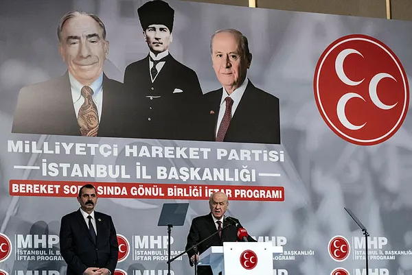 mhp-genel-baskani-devlet-bahceliden-kilicdarogluna-seccade-tepkisi-ayakkabi-ile-basana-hosgoruyle-bakilamaz-1681766797771.jpg MHP Genel Başkanı Devlet Bahçeli'den Kılıçdaroğlu'na seccade tepkisi: Ayakkabı ile basana hoşgörüyle bakılamaz - 3