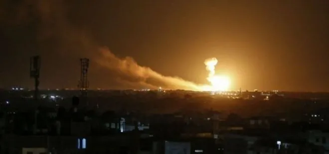 İşgalci İsrail Gazze’de basının olduğu binayı vurdu