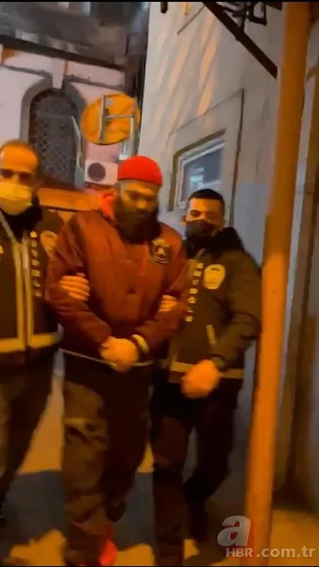 Oyuncu Bahadır Ünlü’nün müşterisine bıçakla saldırdığı anların görüntüleri ortaya çıktı