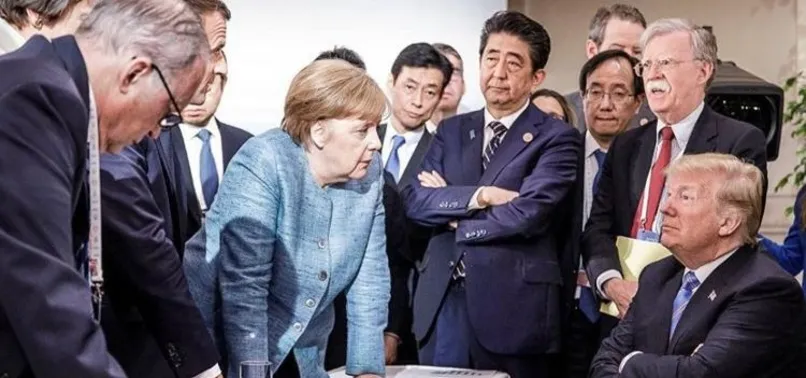 Trump Merkel'e şeker fırlatmış
