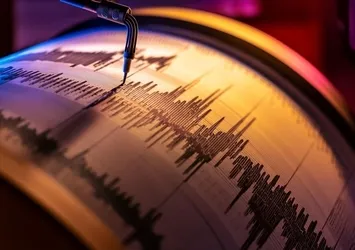 Marmaris'te 5.8 büyüklüğünde deprem: 1 ölü 69 yaralı | Şükrü Ersoy A Haber'de: Büyük depremlerin üretebileceği bir kapasiteye sahip