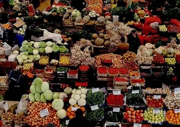 Fırsatçılar yine hortladı! Sebze fiyatları halden rafa fiyat katlıyor