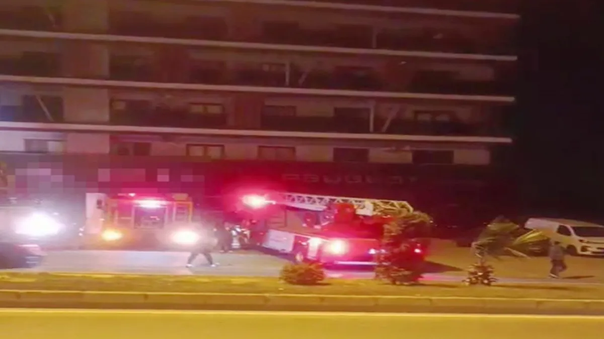 Hatay'da oto galeride korkunç yangın! Ölü ve yaralılar var