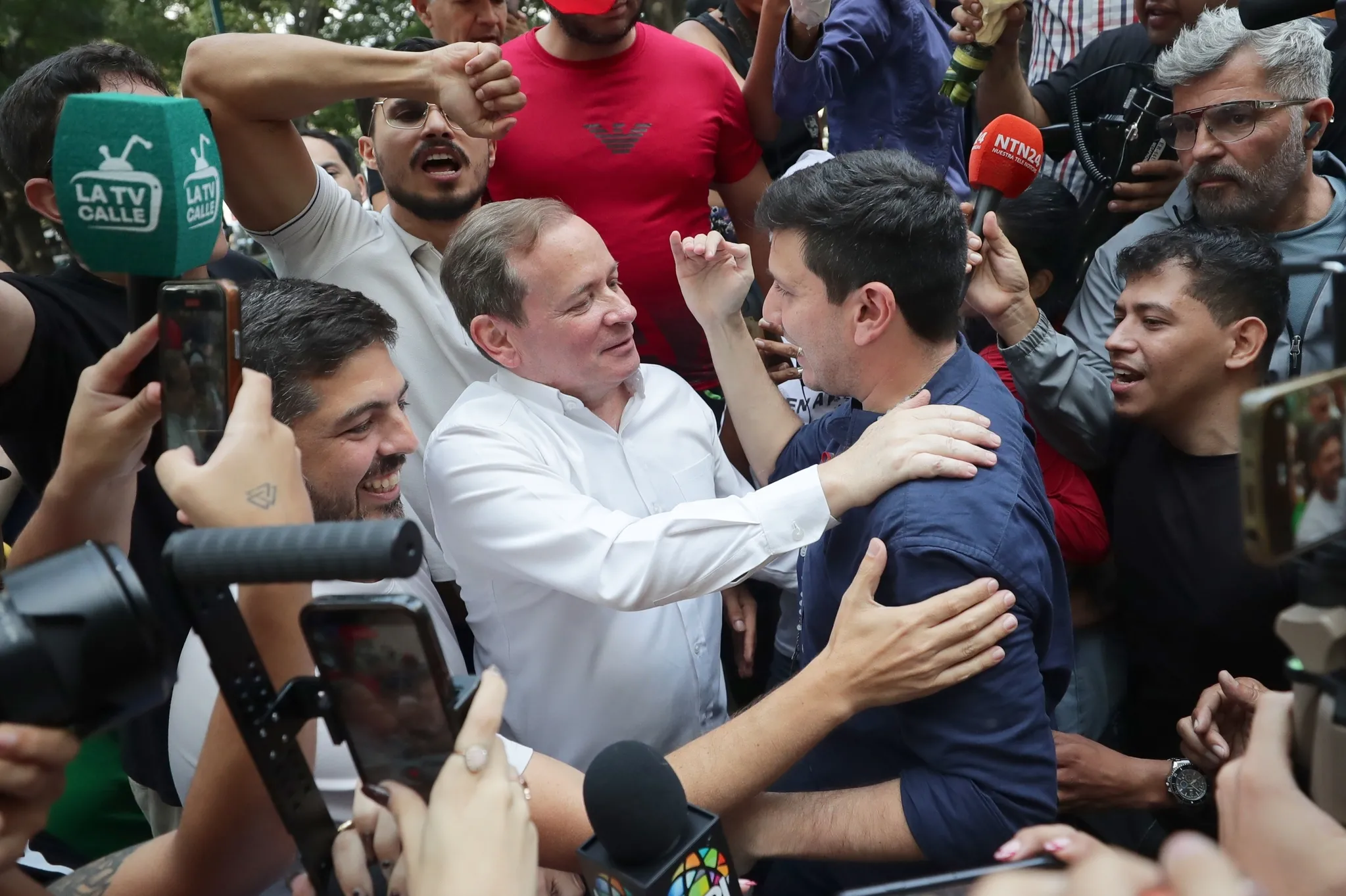 Venezuela'daki siyasi tutuklular serbest