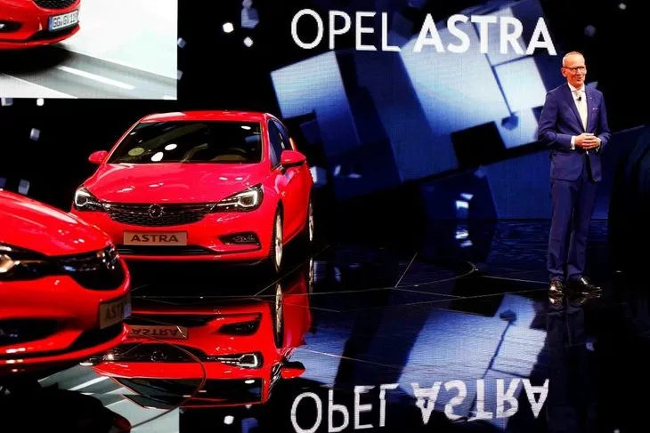 Opel Astra 2016’da ’Yılın Otomobili’ seçildi
