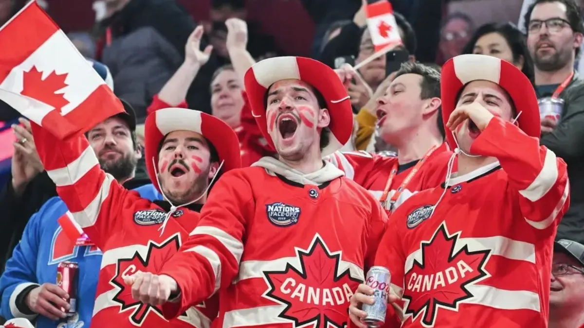 Hokey karşılaşması boks maçına döndü: Kanadalılar ve Amerikalılar birbirine girdi!