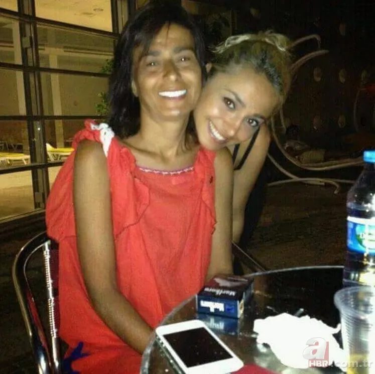 Hülya Avşar'ın kızı Zehra Çilingiroğlu sevgilisiyle görüntülendi! 18